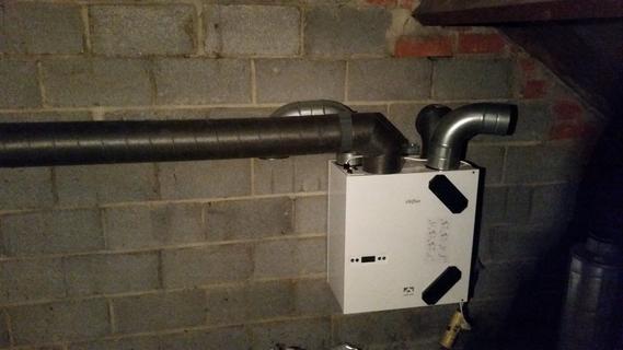 Vochtbestrijding, Algemene renovatie, Schrijnwerker, Opstijgend vocht, Kelderdichting, Ventilatie plaatsen, Injectiedichting, Ventilatiesystemen plaatsen, Vochtproblemen in Putte, Antwerpen