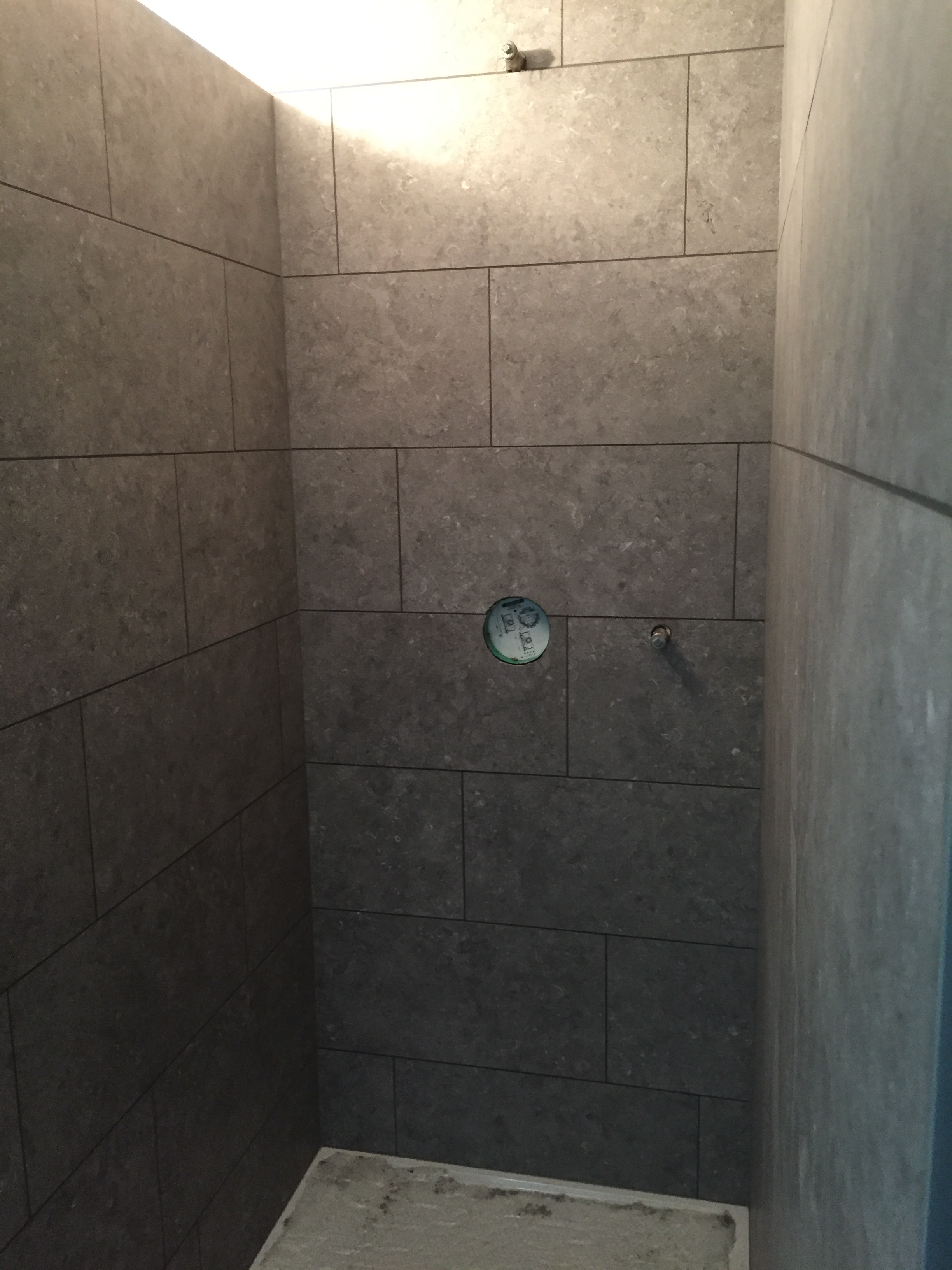 Vloer laten leggen, Tegelwerken, Verbouwingswerken, Renovatiewerken, Kleine metselwerken, Plaatsen van badkamertegels, Bouwfirma, Bouwonderneming in Oostrozebeke, West-Vlaanderen