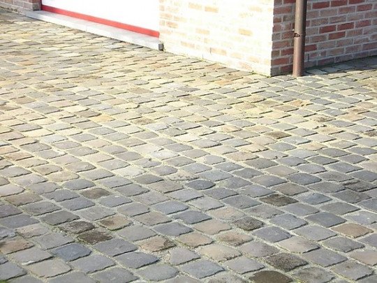 Plaatsen van beton klinkers Maldegem, Oost-Vlaanderen