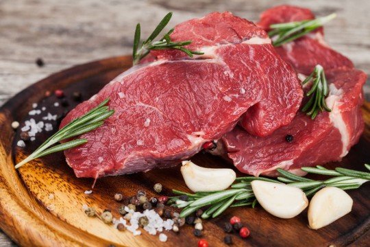Maaltijdsalades, Fondue, Koude salades, Rundvlees uit eigen hoeve, Panklare gerechten, Chinese fondue, Buffetten, Mini belegde broodjes, Bbq assortiment in Knokke-Heist, West-Vlaanderen