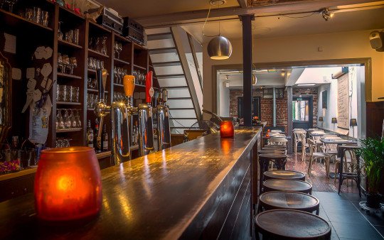 Visburgers, Gegrilde ovenkoek met paardenfilet en pere joseph-kaas, Vegetarische lasagne met hazelnoten en pasta pesto, Lasagne , Huiskamercafe Fernand , Menukaart, Soep & hoofdgerecht, Lunchmenu, Taco fernando vegeatrisch, Eethuis  in Kortrijk, West-Vlaanderen