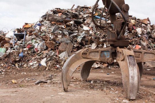 Oude metalen, Schrootwerk, Schroot, Schroothandelaar, Oud ijzer, Metaal, Aankoopwagens, Aankoop mobilhomes, Aankoop vrachtwagens, Aankoop schrootwagens in Leopoldsburg, Limburg