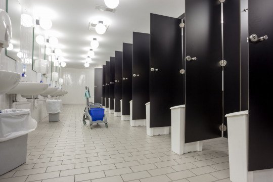 Schoonmaakbeheer en -onderhoud openbare ruimte, Glazenwasserij en Ramenwasser, Dakgotenreiniging en reiniging van zonnepanelen, Interieurreiniging en tapijtenreiniging, Schoonmaak scholen, Schoonmaak kantoren, Schoonmaak gezondheidsinstellingen, Schoonmaak residenties, Ruitenwasserij, Schoonmaakwerk en schoonmaakdiensten in Sint-Eloois-Vijve (Waregem), West-Vlaanderen