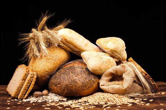 Warme bakker, Foto taarten, Gebak, Pralines, Diverse broodsoorten, Banket, Themataarten en patisserie, Speltbrood en meergranenbrood in Poperinge (Reningelst), West-Vlaanderen
