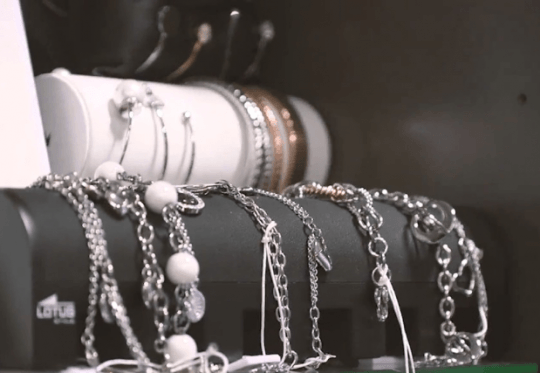 Juwelier, Herstelling van juwelen, Klokken, Horloges, Armbanden, Kettingen, Oorbellen, Ringen in Sint-Truiden, Limburg