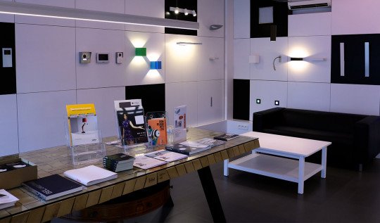 Industriele verlichting, Verlichting op maat, Lichtstudie, Verlichting voor binnen, Groothandel elektriciteitswerken, Verlichting voor binnen en buiten, Ledverlichting voor je woning, Domotica, Elektrisch materiaal, Toegangscontrole in Scherpenheuvel, Vlaams-Brabant