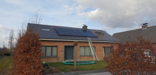 Zonne-energie, Zonnepanelen, Ventilatie, Ventilatiesystemen, Installatie van ventilatiesystemen, Elektriciteitswerken, Plaatsen van zonnepanelen in Nevele, Oost-Vlaanderen