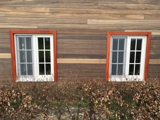Schrijnwerkerij, Deuren en ramen op maat, Houtskeletbouw, Interieurwerken, Gevelbekleding, Schrijnwerker, Timmerman, Chuto ramen, Poolhouse in Houthulst, West-Vlaanderen