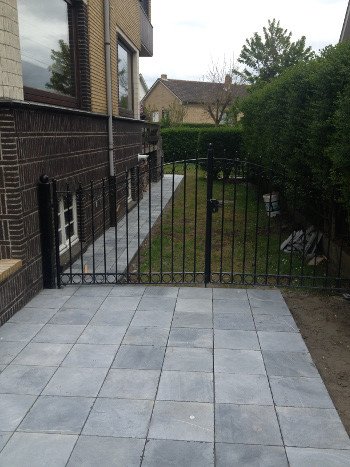 Opritten en terrrassen, Faiences, Totaalprojecten, Totaalrenovatie, Chapewerken, Badkamerrenovatie, Plaatsen van badkamertegels, Tegelwerken, Vloerwerken nieuwbouw en renovatieprojecten in De Haan, West-Vlaanderen