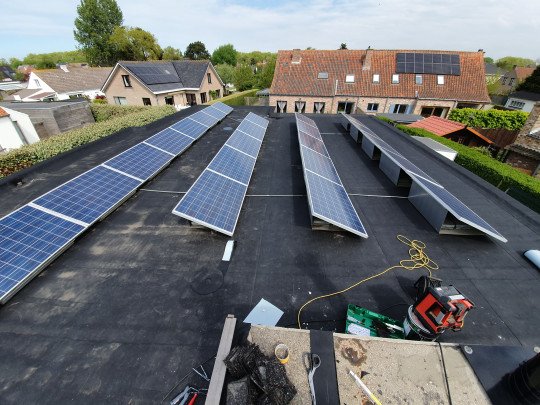 Dakwerken, Algemene dakwerken, Platte daken, Roofing, Zinkwerken, Gevelbekleding, Dakisolatie, Resitrix, Dakrenovatie in Houthulst, West-Vlaanderen