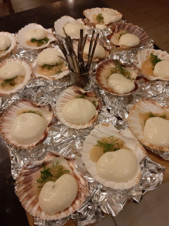 Traiteur, Catering, Kok aan huis, Walking diner, BBQ, Winter bbq, Varken aan het spit, Koude en warme buffetten, Traiteur voor familiefeest,  communie- of verjaardagsfeest in Zwevegem, West-Vlaanderen