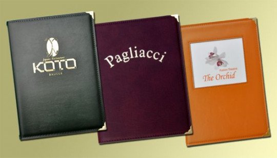 Lederwaren, Wijnmappen, Menumappen, Gastenboeken, Placemats, Portefeuilles, Lederen tafellopers, Hotelinformatiemappen, Menukastjes, Horecaschorten in Dendermonde, Oost-Vlaanderen