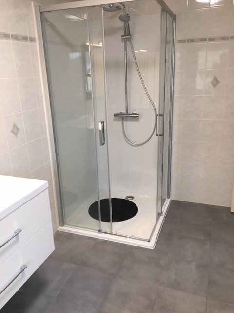 Sanitair, Sanitaire installaties, Verwarming, Installatie en plaatsen van centrale verwarming, Badkamerrenovatie, Loodgieter, Sanitair nieuwbouw, CV installateur in Tielt-Winge, Vlaams Brabant