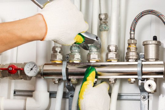 Installatie centrale verwarming, Onderhoud centrale verwarming, Sanitaire installaties, Sanitair, Badkamerrenovatie, Loodgieter, Warmtepompen, Centrale verwarming, Domotica, Totaalrenovatie in Izegem, West-Vlaanderen