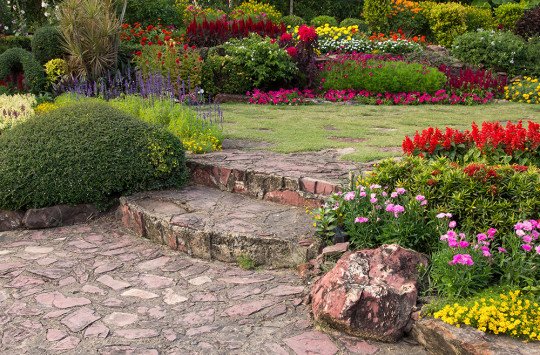 Tuinwerken, Tuinaannemer, Aanleg opritten, Aanleg van terrassen, Tuinrenovatie in Gingelom, Limburg
