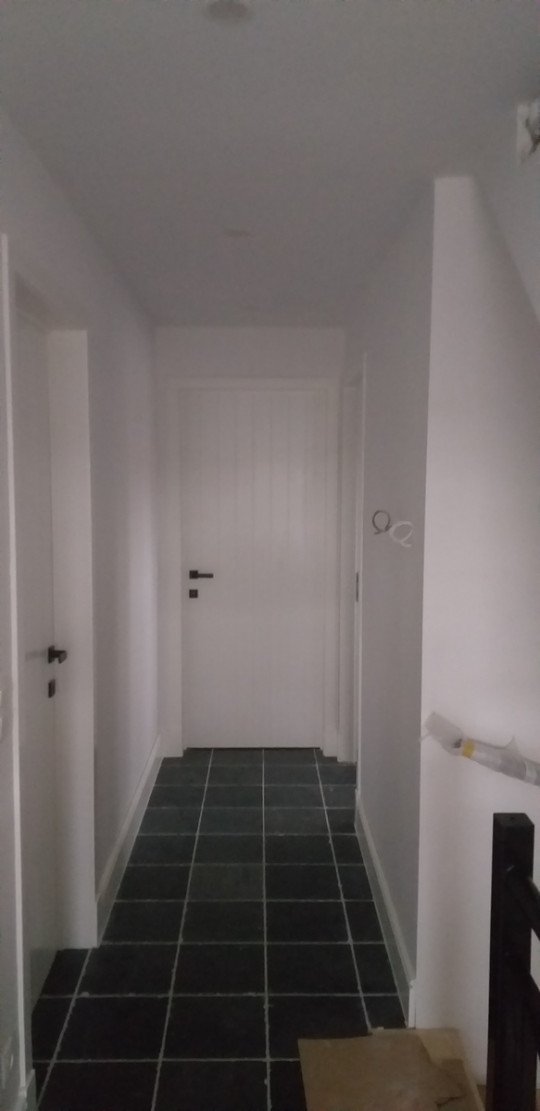 Algemene schrijnwerkerij, Gyrocwerken, Interieurwerken, Plaatsen van binnendeuren, Keukens plaatsen, Plaatsen van laminaat, Daktimmerwerken, Schrijnwerk op maat, Schrijnwerken nieuwbouw en renovatie, Timmerman in Dilsen-Stokkem, Limburg