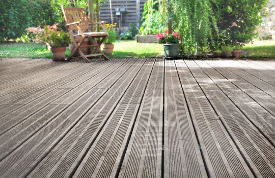 Tuinhuizen, Houten tuinhuizen, Houten terrassen, Houten parkings, Houten speeltoestellen, Houten carports, Houten poorten in Buggenhout, Oost-Vlaanderen