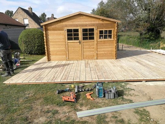 Algemene dakwerken, Gyprocwerken, Dakafwerking, Houten constructies, Tuinhuis plaatsen, Carports, Binnendeuren plaatsen, Binnenschrijnwerken, Buitenschrijnwerken, Plaatsen van parket en laminaat in Lievegem, Oost-Vlaanderen