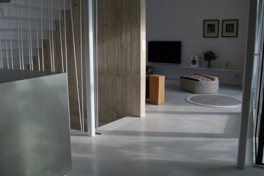 Betonvloeren plaatsen, Polybeton binnen, Polybeton buiten, ECO gietvloeren, Gietvloeren plaatsen, Terrazzo granito, Terrazzo werkbladen in Laarne, Oost-Vlaanderen