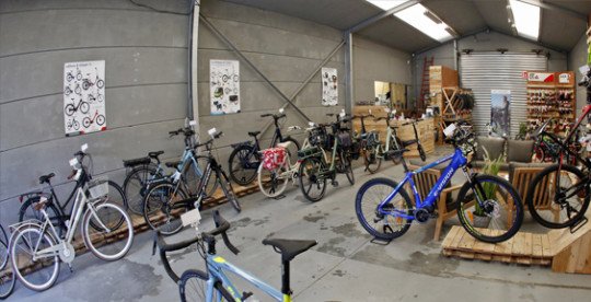 Fietsenwinkel in de buurt Sint-Eloois-Vijve, West-Vlaanderen