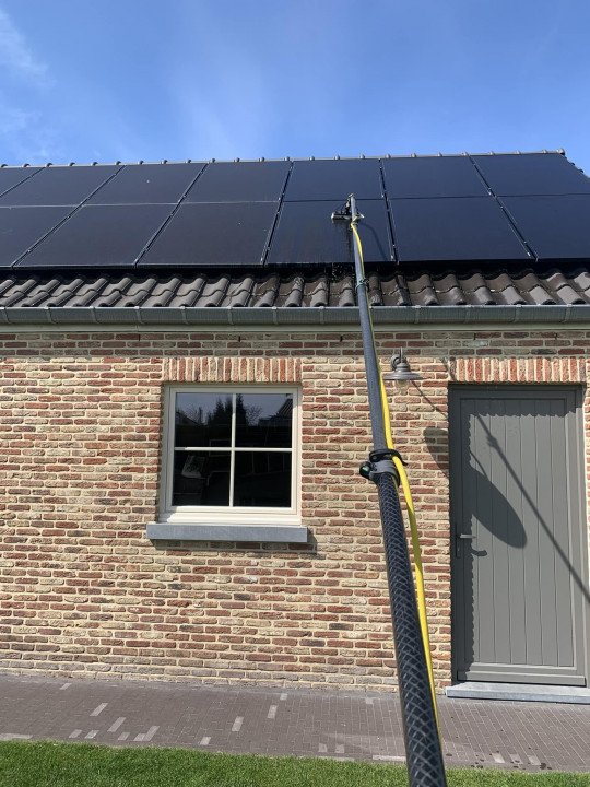 Reinigen van zonnepanelen Borgloon, Limburg